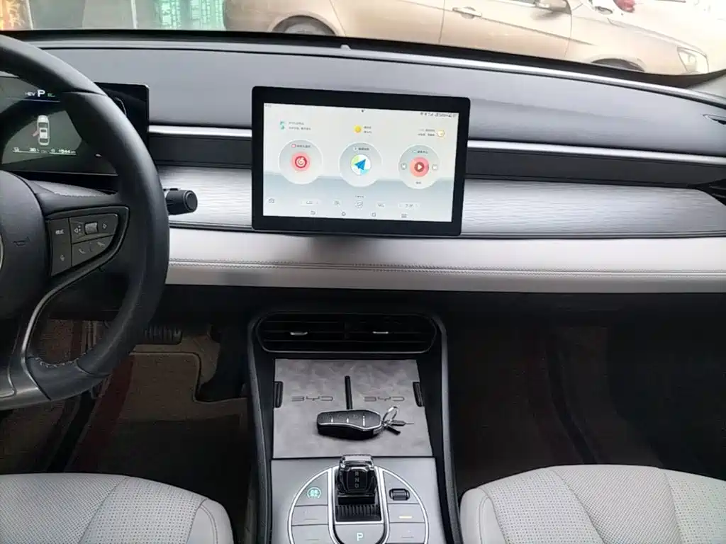 BYD Seal 05 DM-i 2025 — фото 13