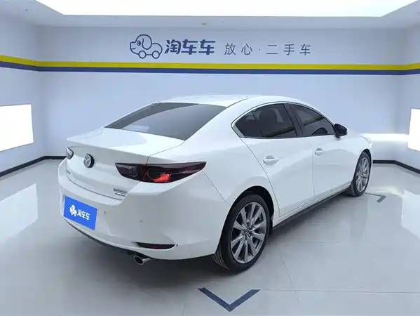 Mazda 3 Axela 2023