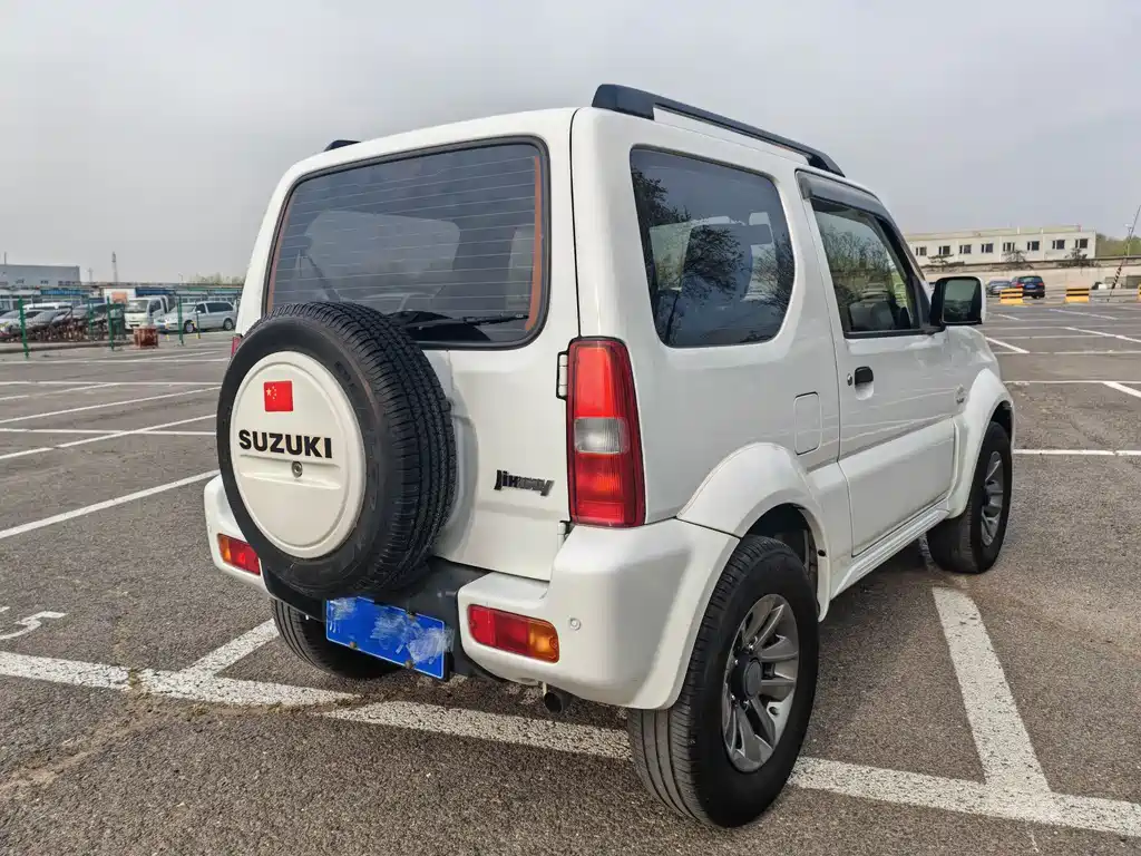 Suzuki Jimny 2017 — фото 3