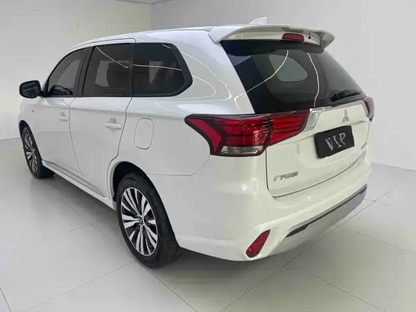 Mitsubishi Outlander 2021