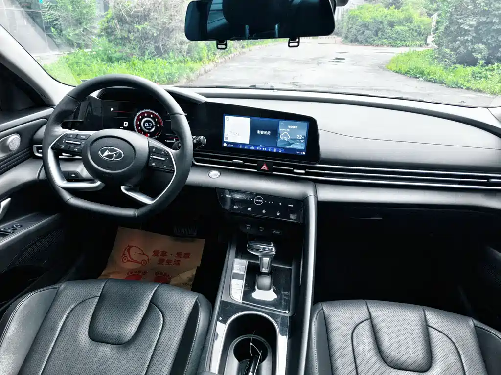 Hyundai Elantra 2022
