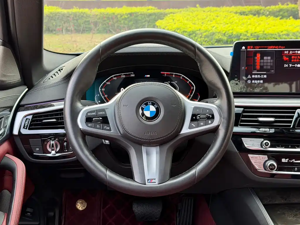 BMW 5 Series 2022 — фото 10