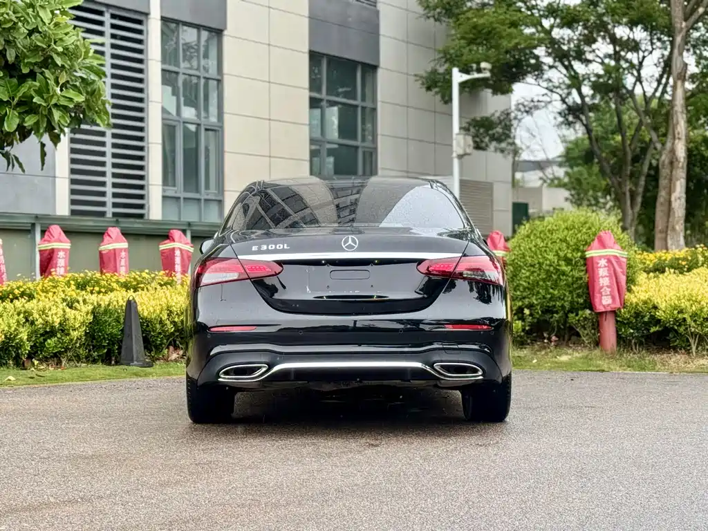 Mercedes-Benz E-Class 2023 — фото 8