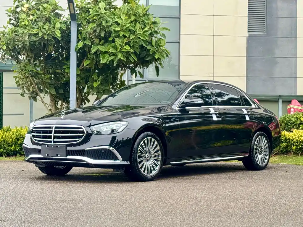 Mercedes-Benz E-Class 2023 — фото 1