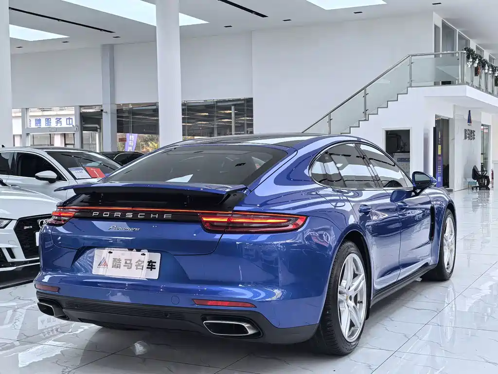Porsche Panamera 2019 — фото 15