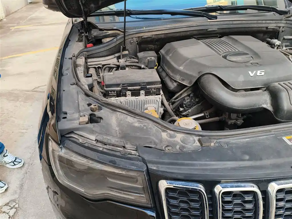 Jeep Grand Cherokee 2019 — фото 21