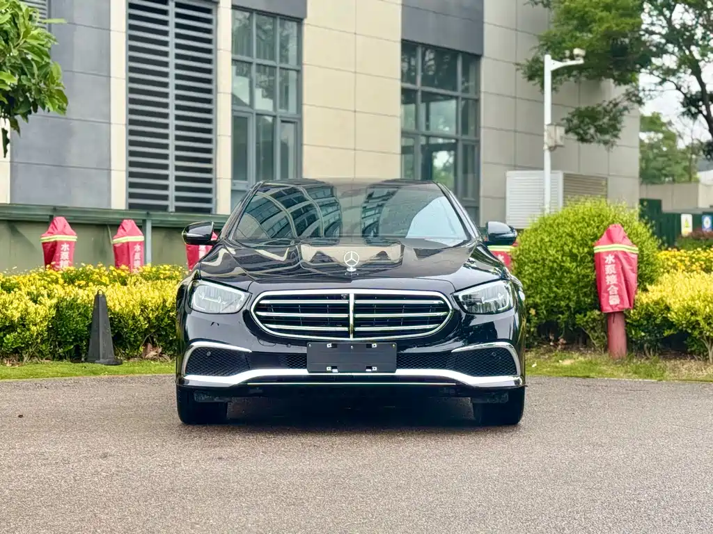 Mercedes-Benz E-Class 2023 — фото 2