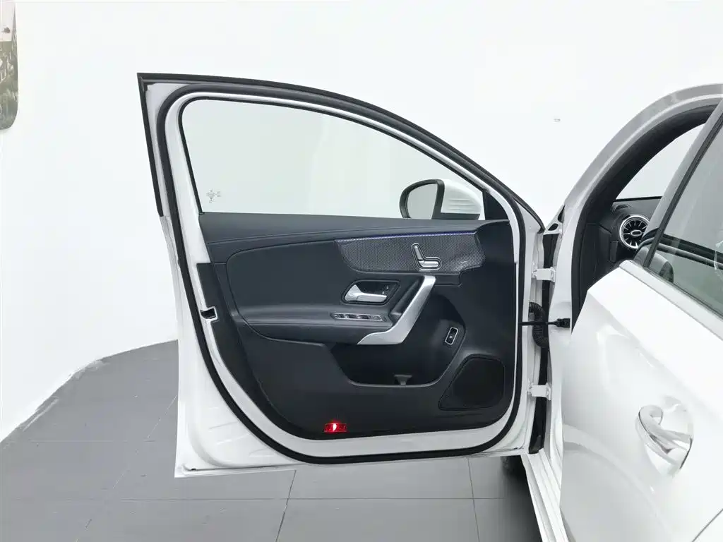 Mercedes-Benz A-Class 2020 — фото 8