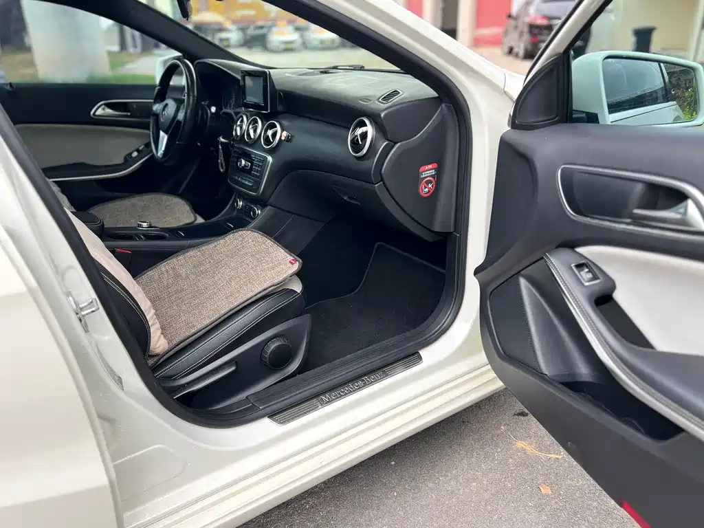 Mercedes-Benz A-Class 2014 — фото 21