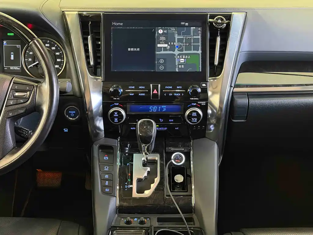 Toyota Vellfire 2021 — фото 14