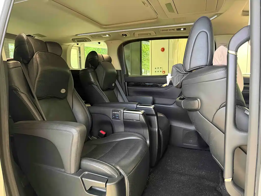 Toyota Vellfire 2021 — фото 8