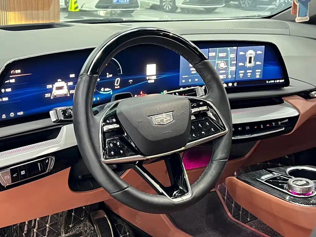 Cadillac IQ Aoge 2024 — фото 8