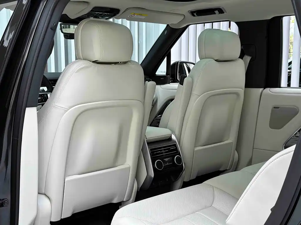 Land Rover Range Rover 2024 — фото 15