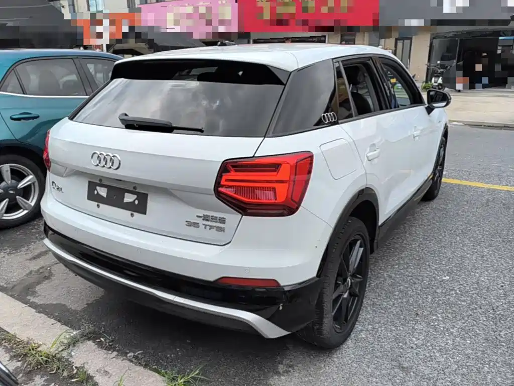 Audi Q2L 2020