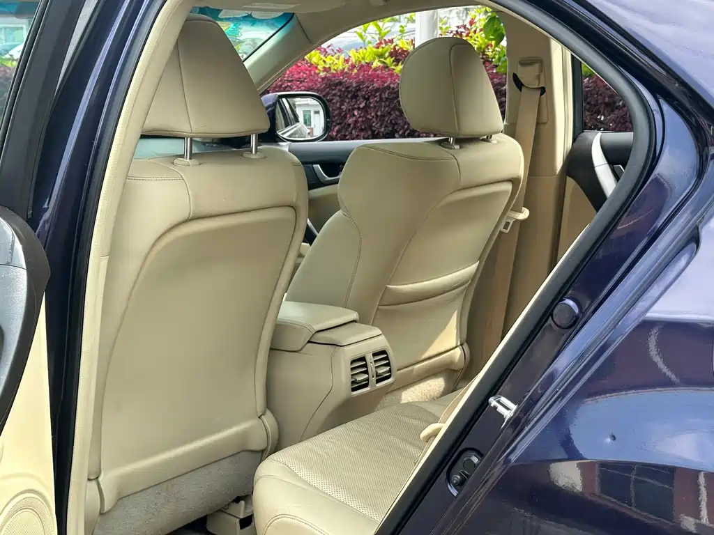 Honda Spirior 2010 — фото 23