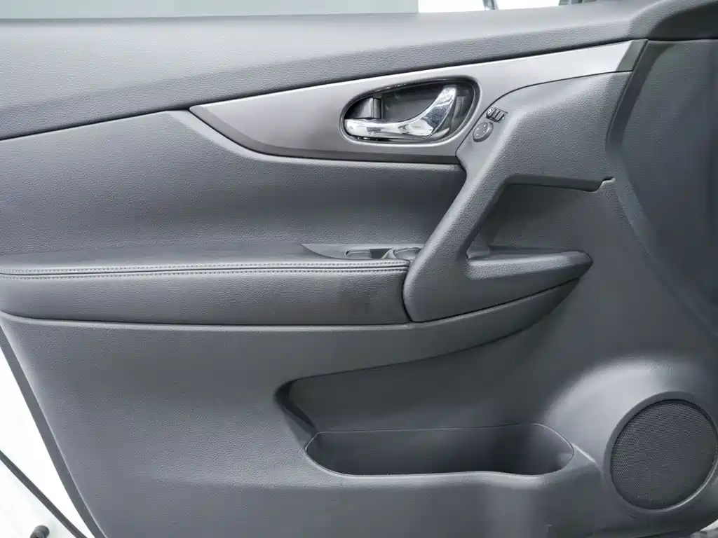Nissan X-Trail 2015 — фото 8