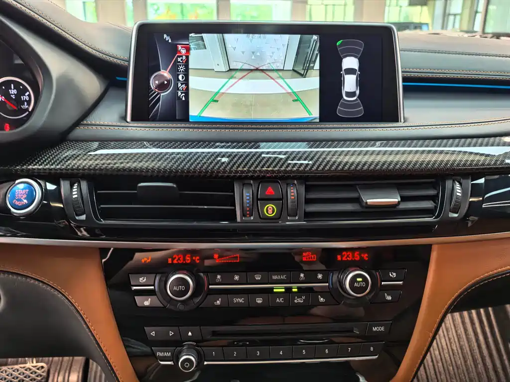 BMW X6 M 2016 — фото 13