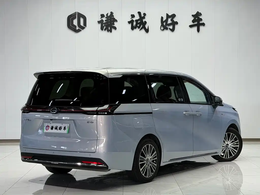 GAC Trumpchi E8 PHEV 2024 — фото 7