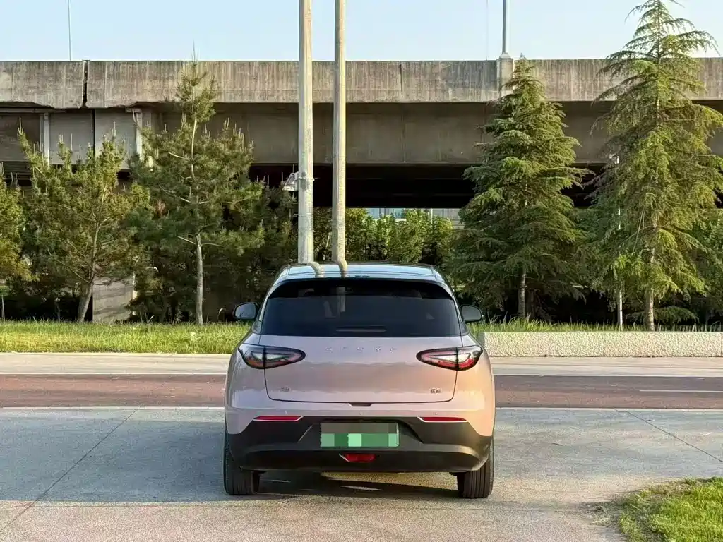 Geely Galaxy Starwish 2025 — фото 8