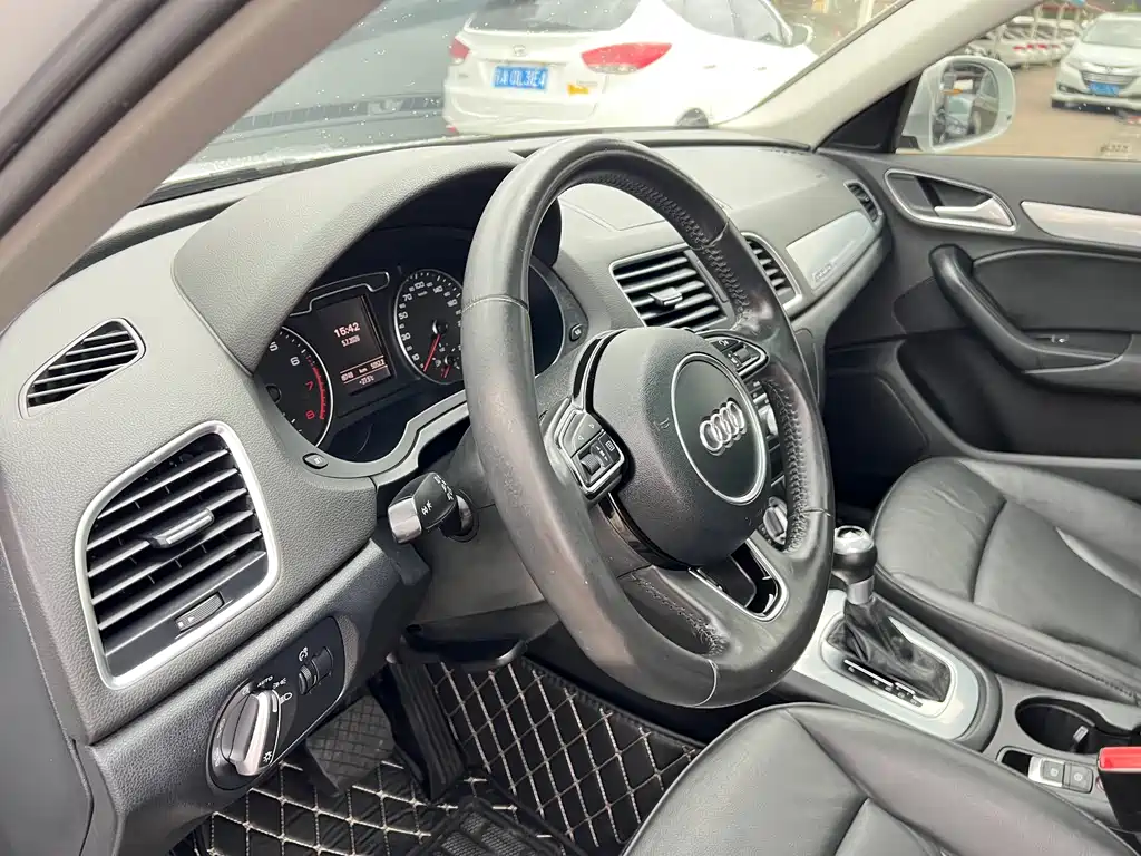 Audi Q3 2015