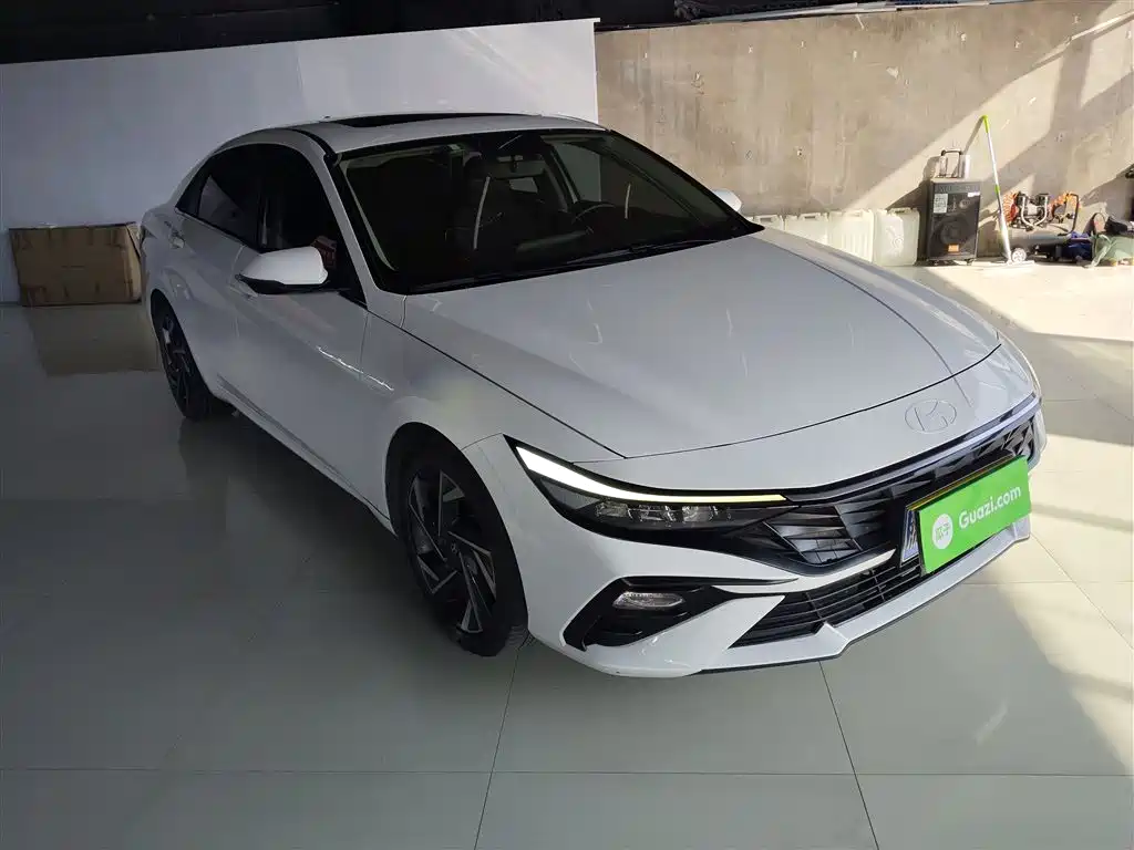 Hyundai Elantra 2023 — фото 4