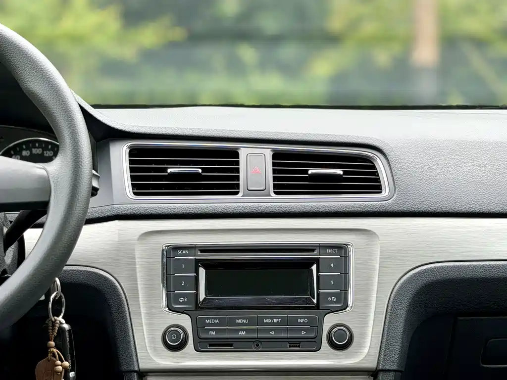 Volkswagen Lavida 2015 — фото 14
