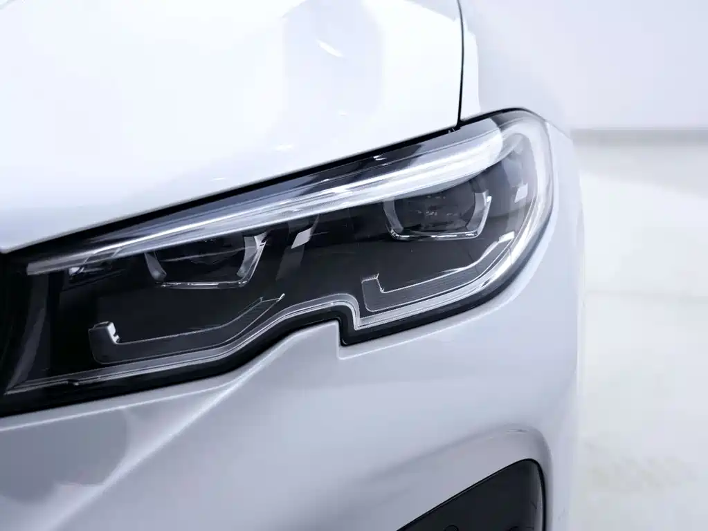 BMW 3 Series 2021