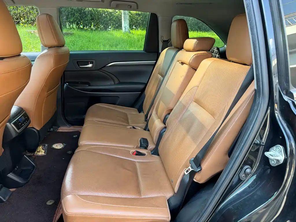 Toyota Highlander 2020 — фото 12