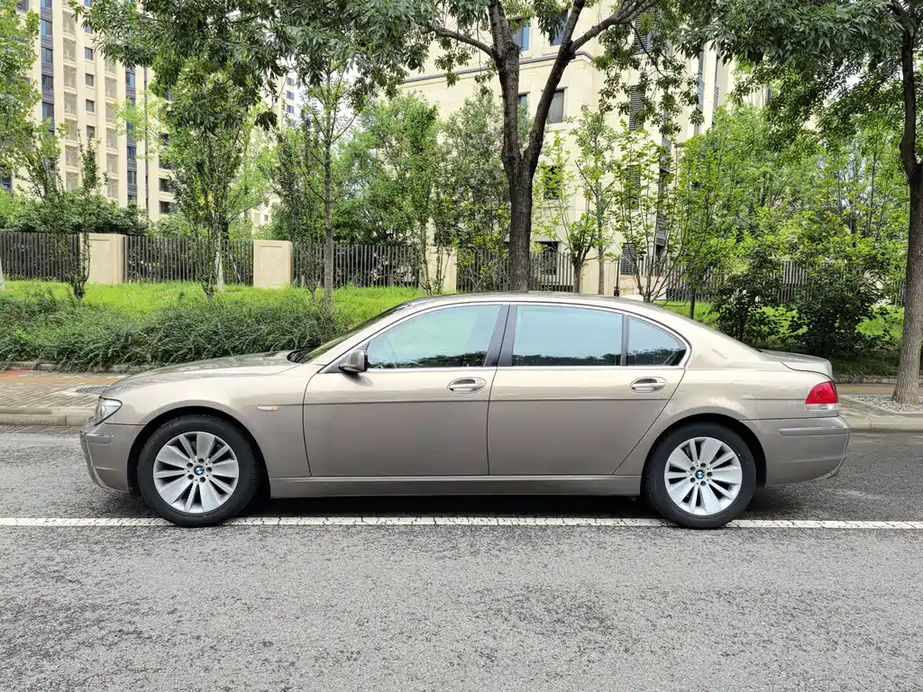 BMW 7 Series 2007 — фото 16