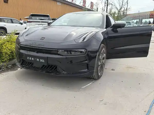 Zeekr 001 2023