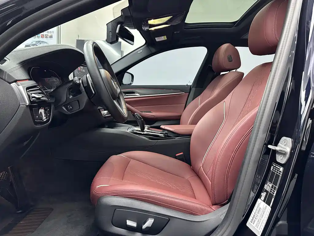 BMW 5 Series 2022 — фото 10