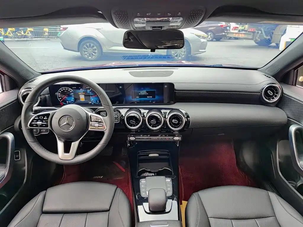 Mercedes-Benz A-Class 2023 — фото 10