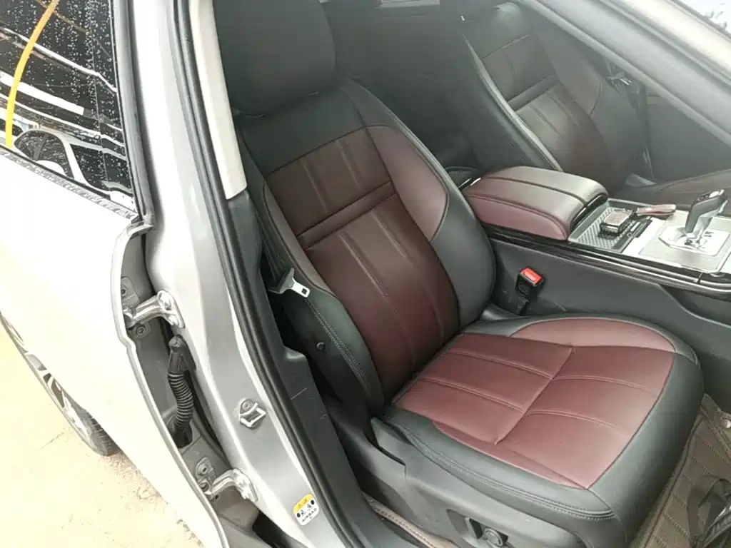 Land Rover Range Rover Evoque 2023 — фото 25