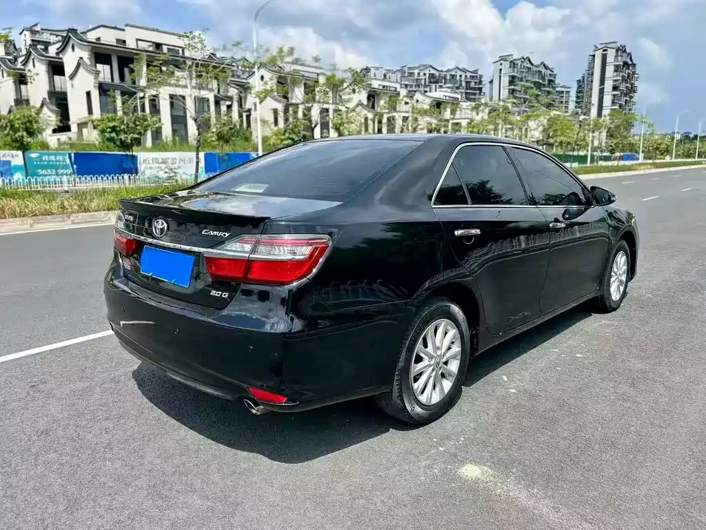 Toyota Camry 2016 — фото 9