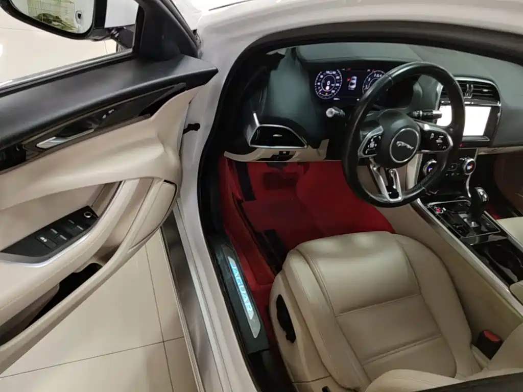 Jaguar XEL 2021 — фото 16