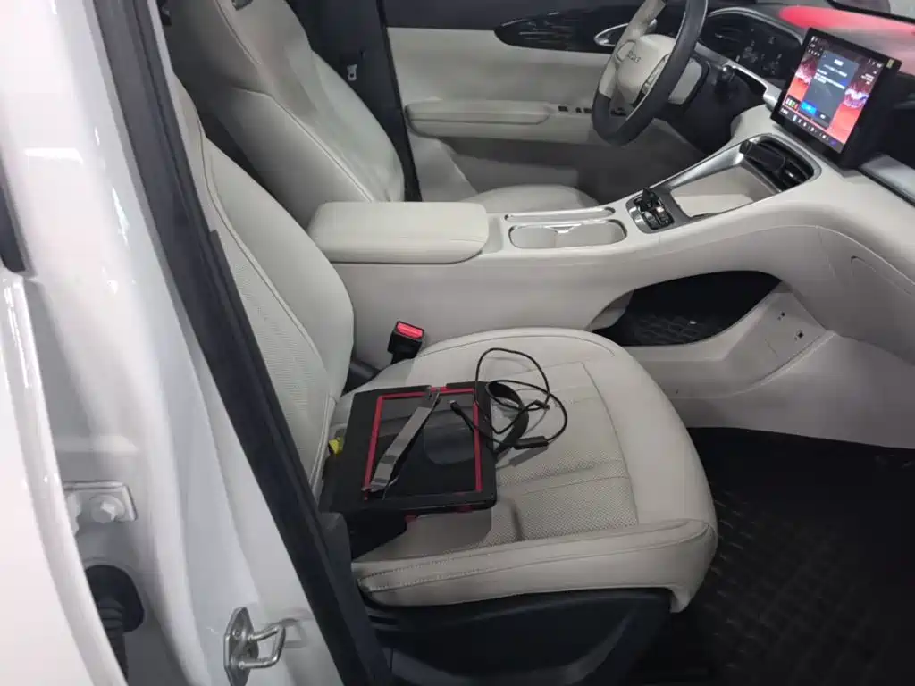 Geely Galaxy Starwish 2025 — фото 25