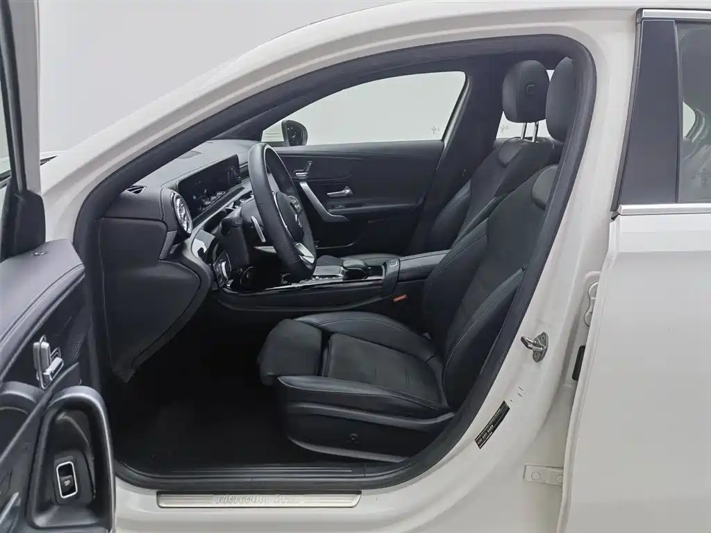 Mercedes-Benz A-Class 2020 — фото 10
