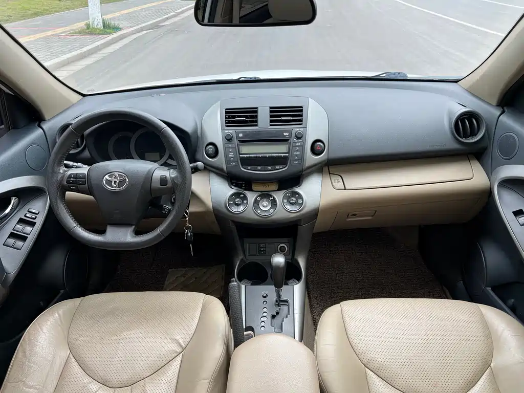 Toyota RAV4 2013 — фото 14