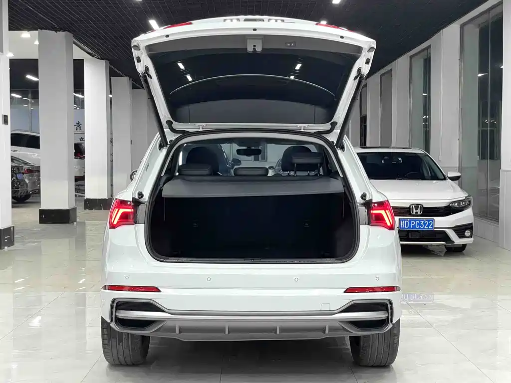 Audi Q3 2022 — фото 16