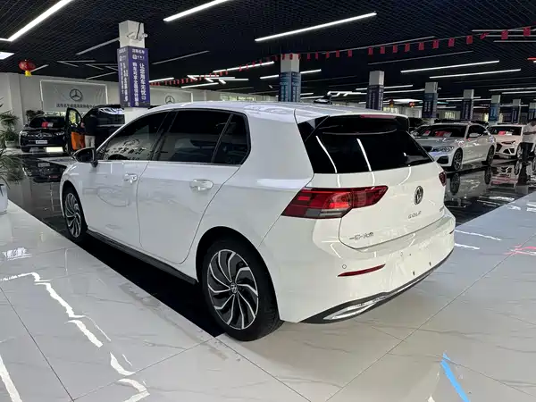 Volkswagen Golf 2023
