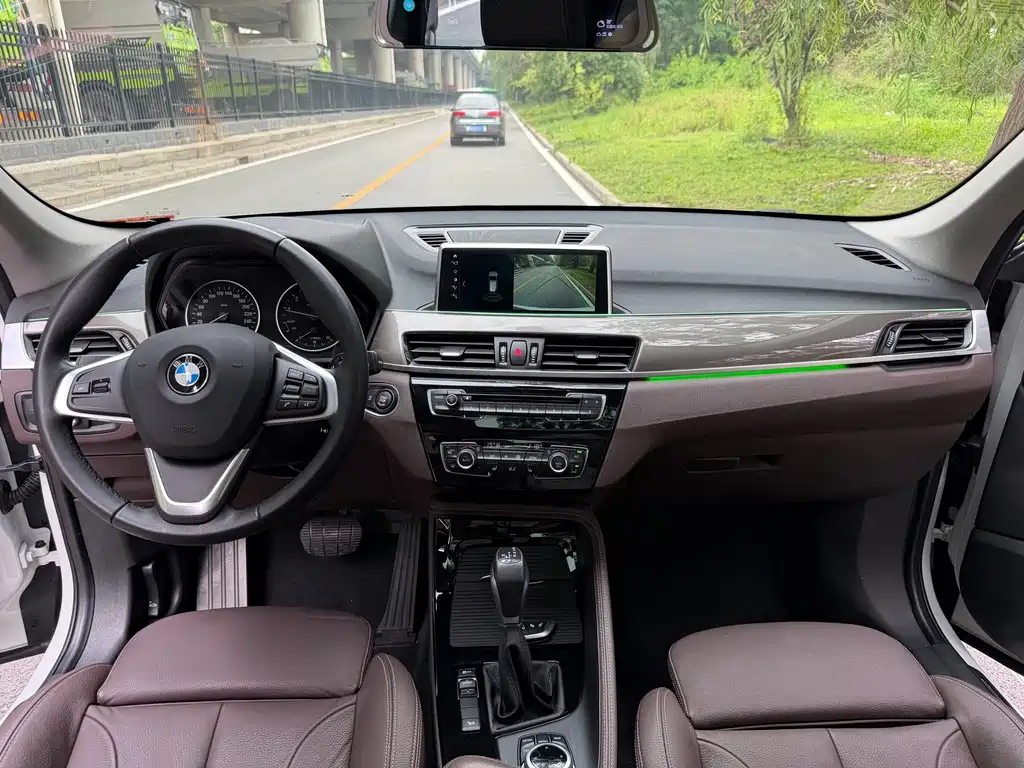 BMW X1 2018 — фото 9
