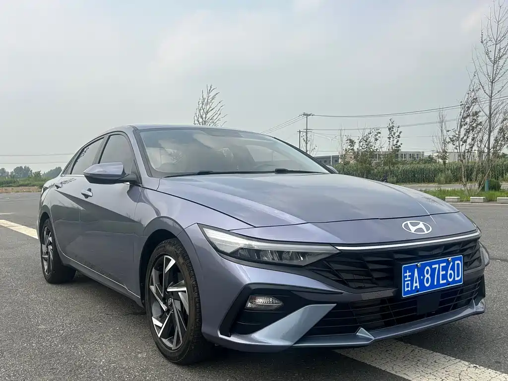 Hyundai Elantra 2024