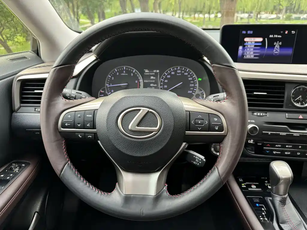 Lexus RX 2017 — фото 8