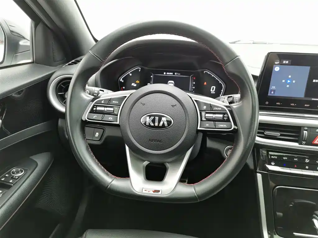 Kia K3 2019 — фото 11
