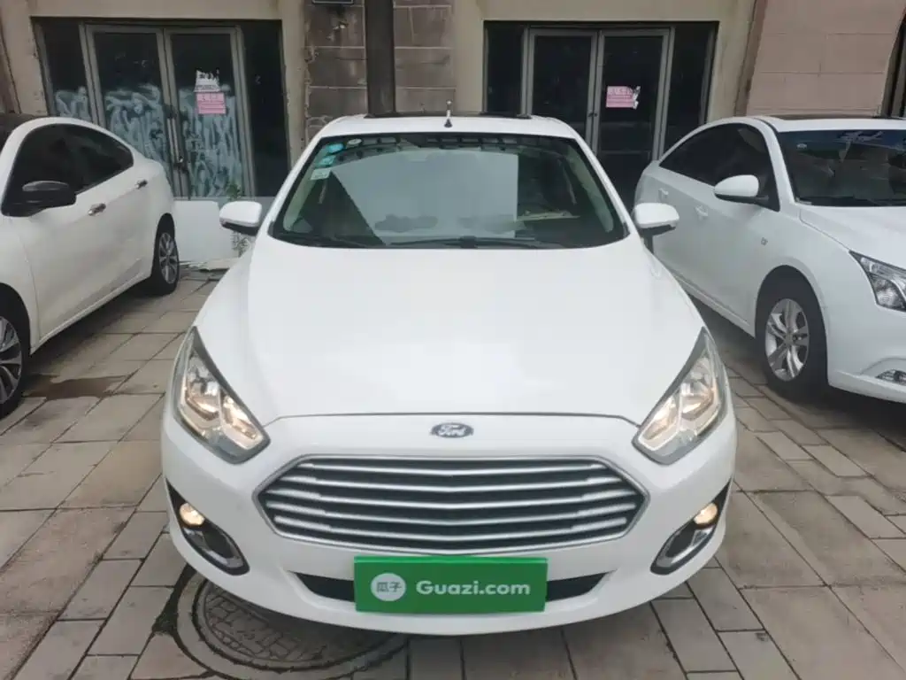 Ford Escort 2015