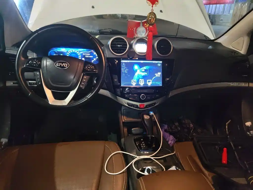 BYD S7 2015