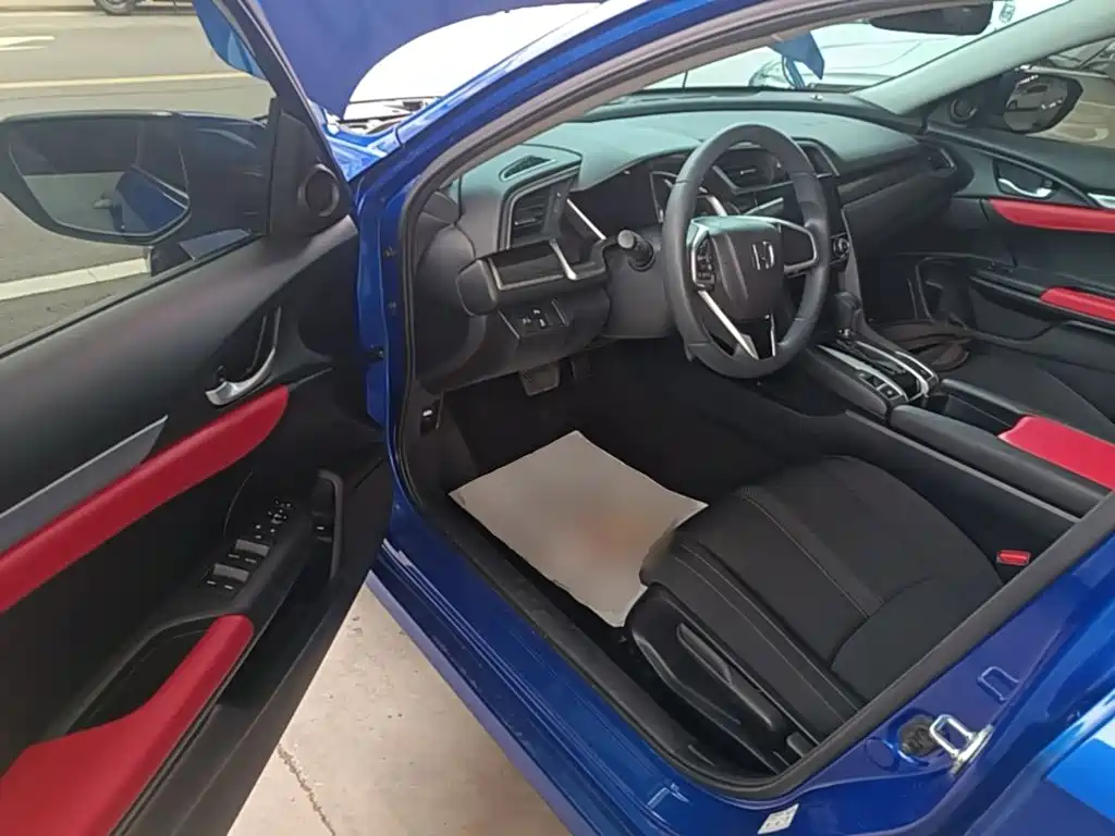 Honda Civic 2020 — фото 16
