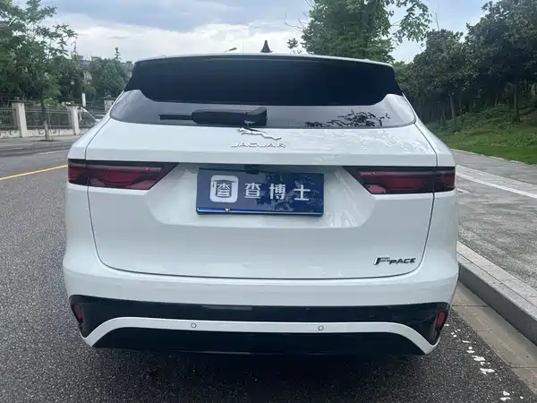 Jaguar F-PACE 2024