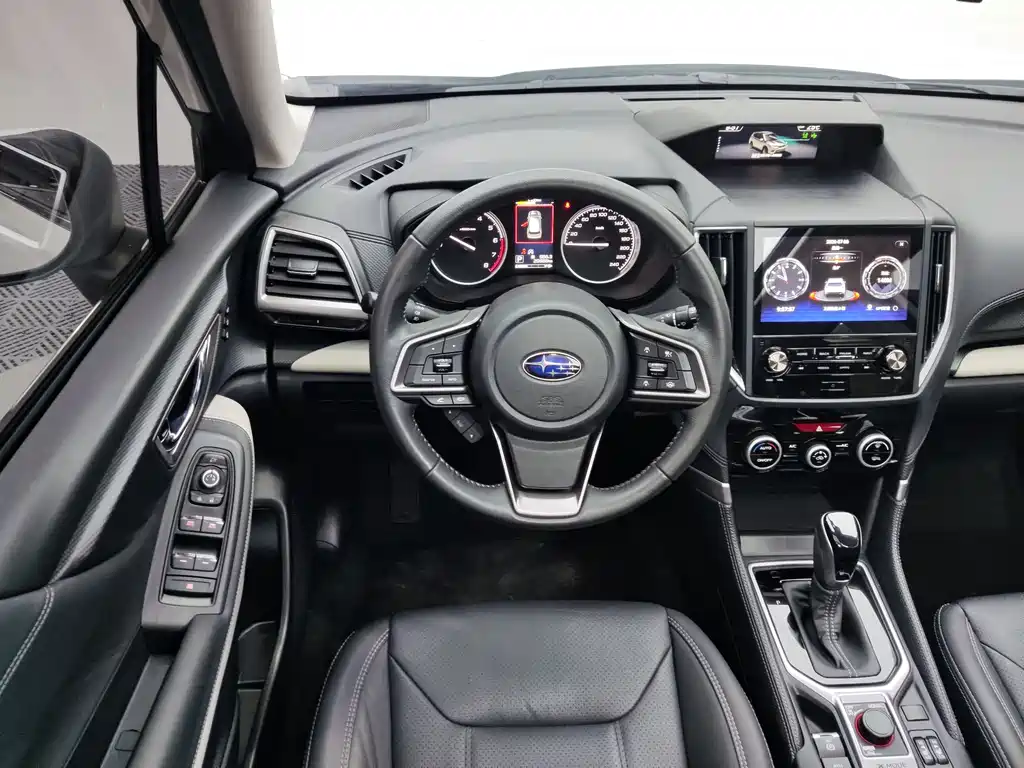 Subaru Forester 2022 — фото 14