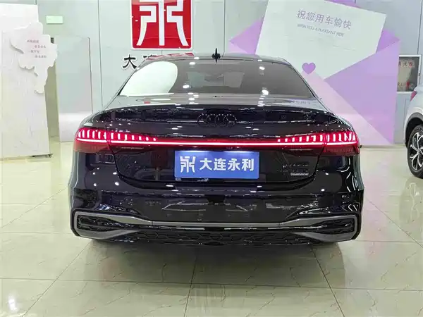Audi A7L 2025